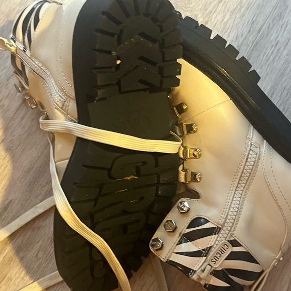 Circus hiking boots - Picture 3 of 3